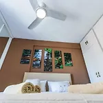 Perla 5 - 1 Bed 1 Bath View