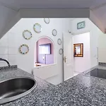 Perla 5 - 1 Bed 1 Bath View *